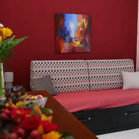 Rosso Pompeiano Apartament *