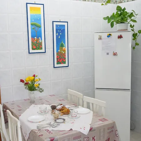 Rosso Pompeiano Apartament Pompeja